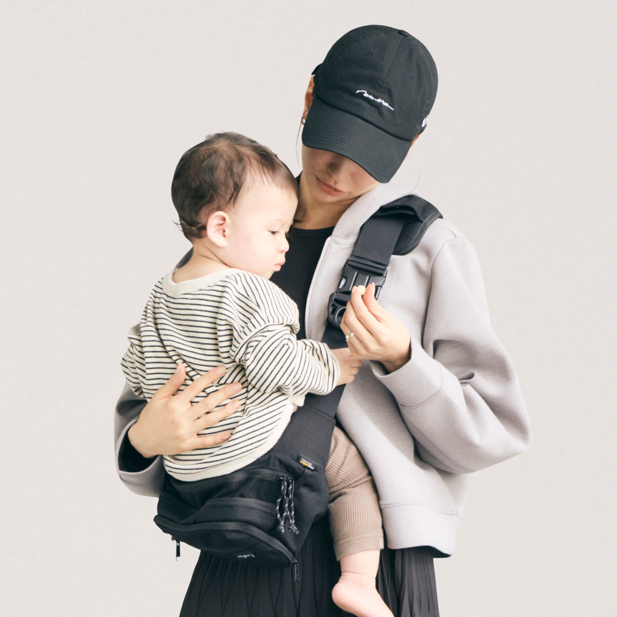 【美品】Hugoo ハグー ヒップシート 2way ブラック Hugoo ハグー ヒップシート(ブラック)| Hugoo Hip Seat